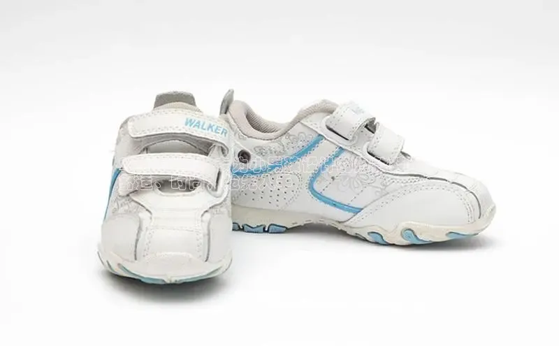 b体育在线登录网页版百度翻译2024 必备！专为小男孩设计的爆款鞋子：
舒适、时尚，抢先入手