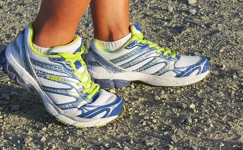 bsports登录入口文心一言小个子秋季鞋履指南：2024年最新趋势和
搭配技巧