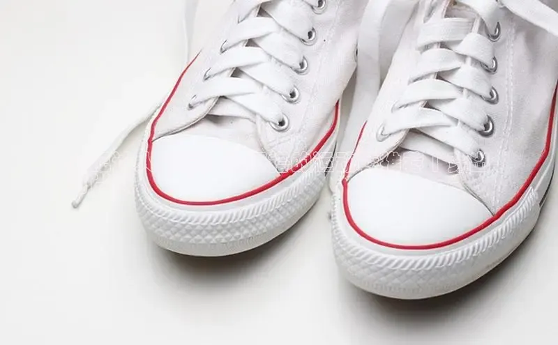 Bsports网页版登录入口彩讯股份搭配达人必看！最百搭的运动鞋推荐 | 穿出
时尚感