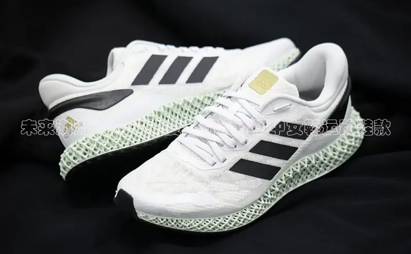 未来潮流：2025年度全新设计初中女鞋运动鞋款