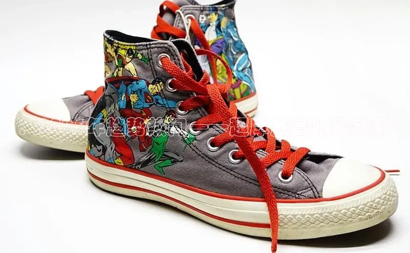 ：2025年趋势热门——超厚底高跟运动鞋